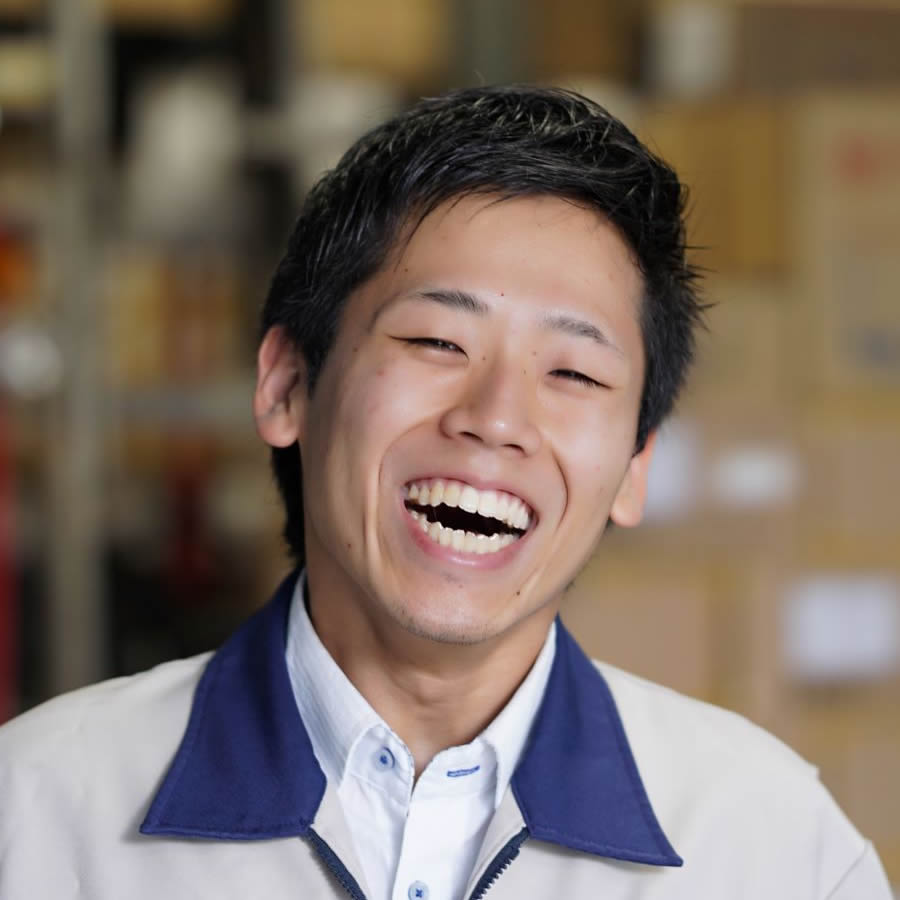 業務課 T.Y (22歳)