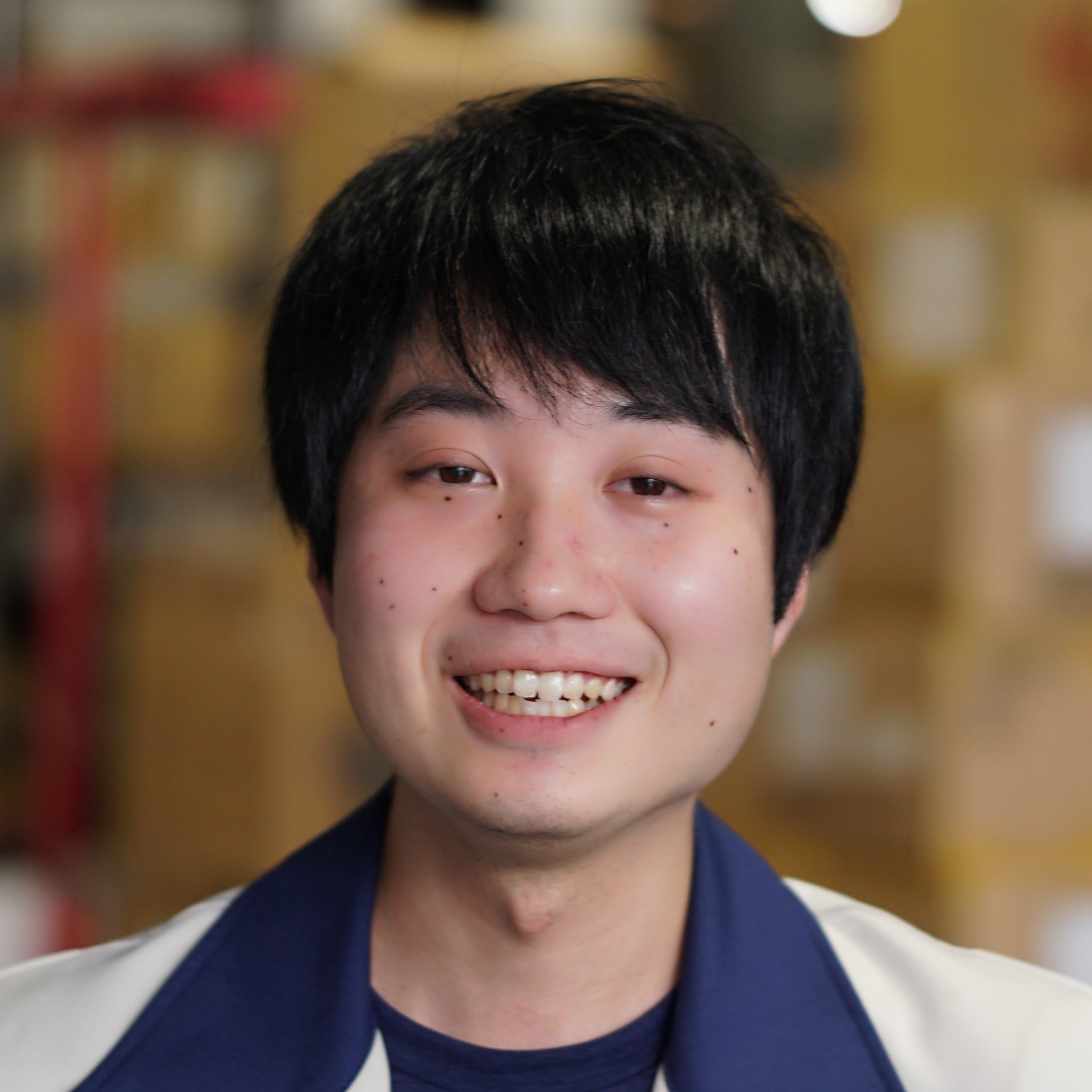 業務課 Y.O (26歳)